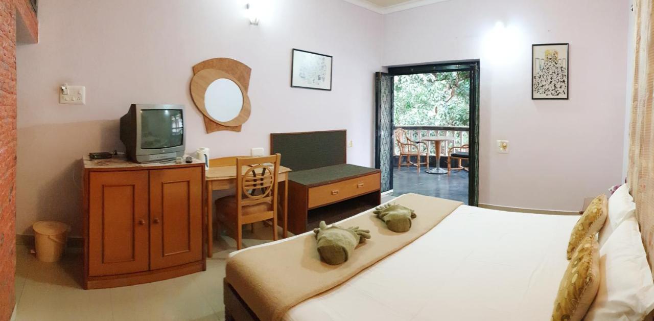 Mama Mids Home Morjim Buitenkant foto