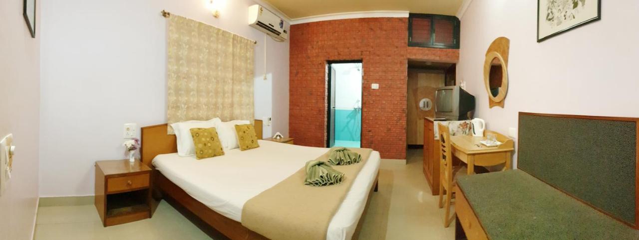 Mama Mids Home Morjim Buitenkant foto