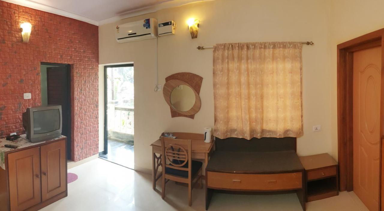 Mama Mids Home Morjim Buitenkant foto