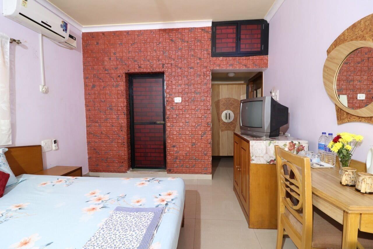 Mama Mids Home Morjim Buitenkant foto