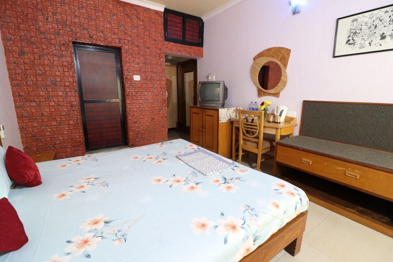 Mama Mids Home Morjim Buitenkant foto