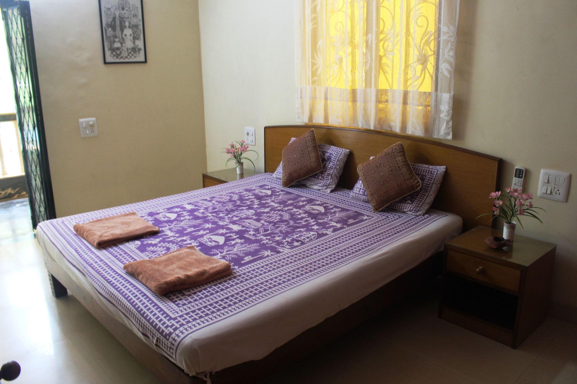 Mama Mids Home Morjim Buitenkant foto