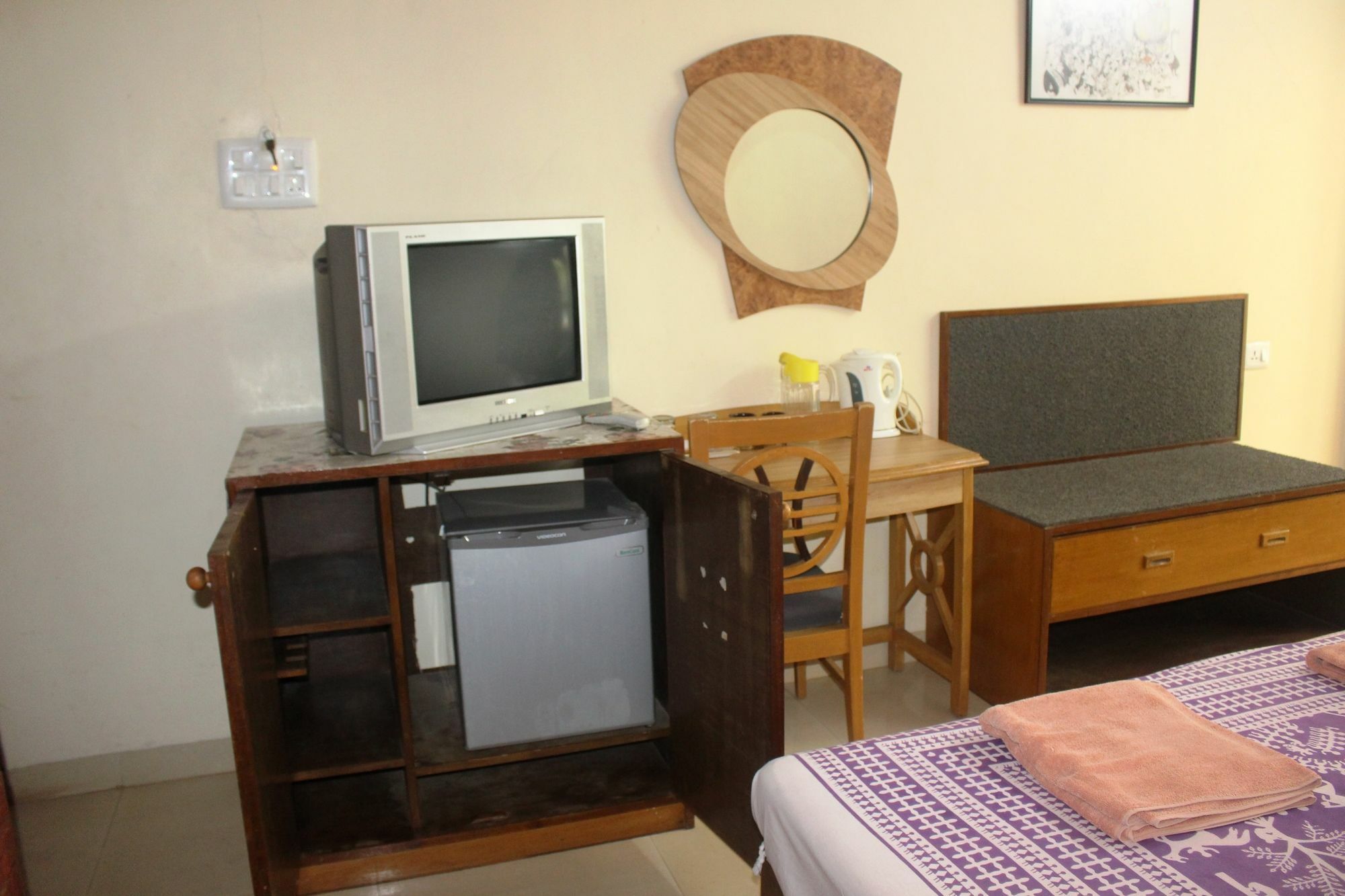 Mama Mids Home Morjim Buitenkant foto