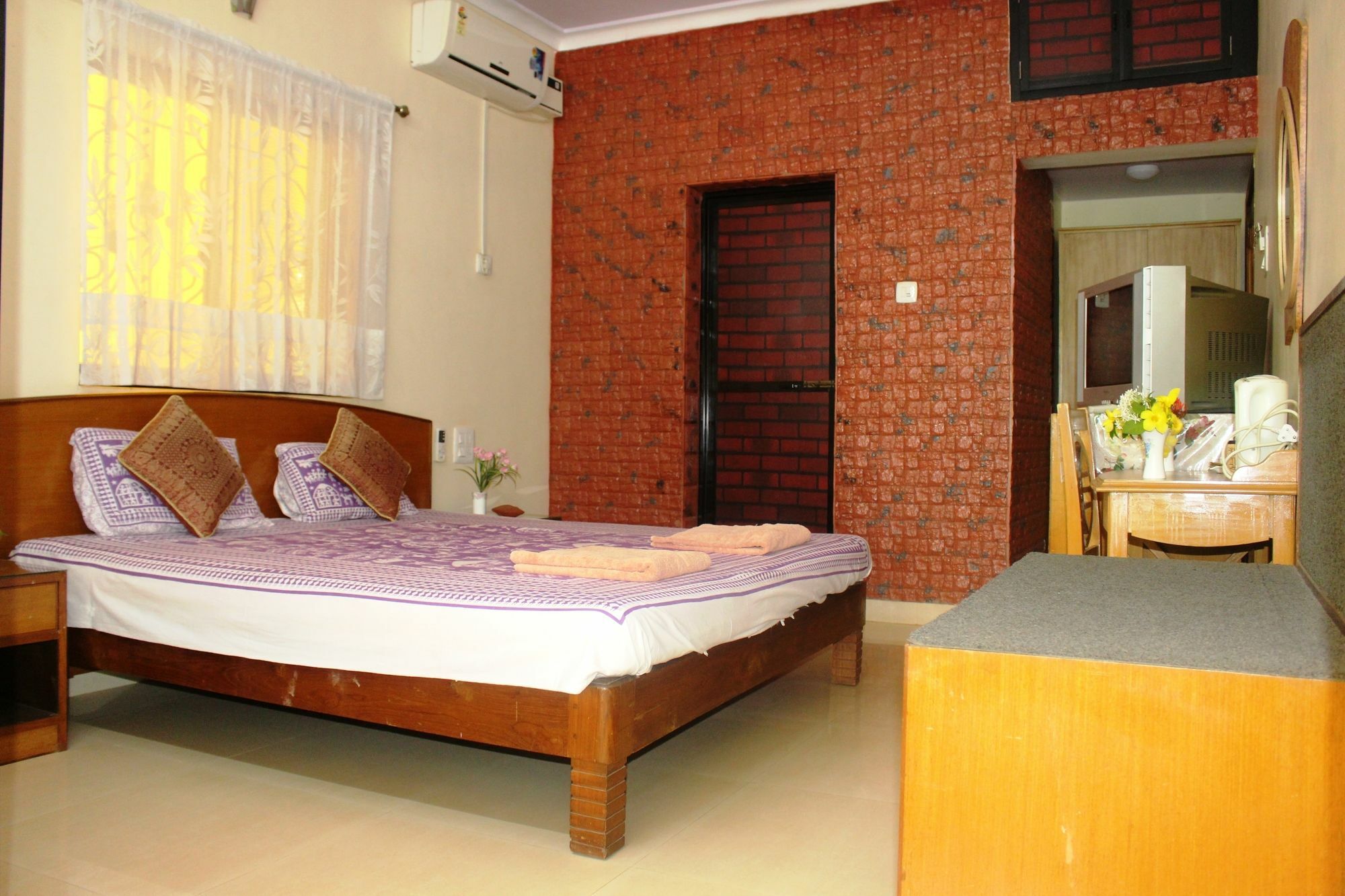 Mama Mids Home Morjim Buitenkant foto